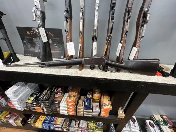 1902 Winchester 1886 33wcf - Image 2