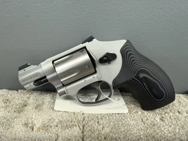 Smith & Wesson 642-uc 38 Special +P Lipseys Exclusive - Image 2