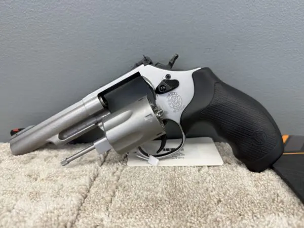 Smith & Wesson 66-8 Combat Magnum 357mag - Image 3