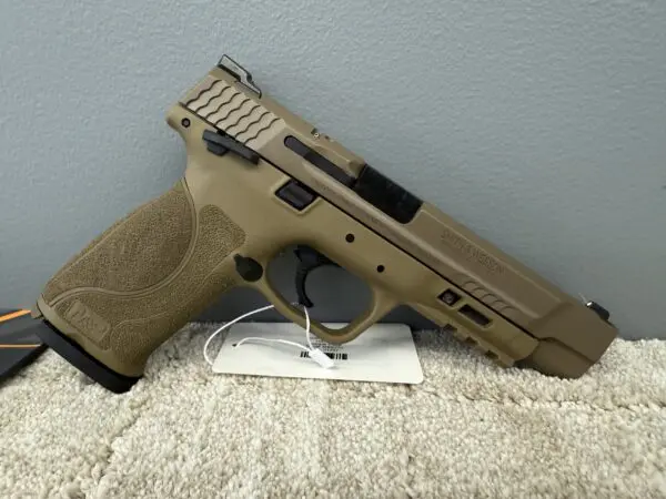 Smith & Wesson M&P40 40s&w FDE